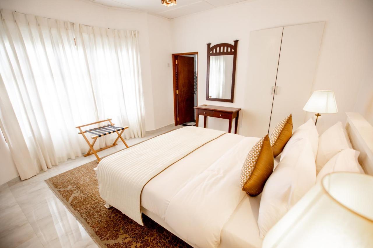 Hotel Manuel Manor à Labugolla Extérieur photo