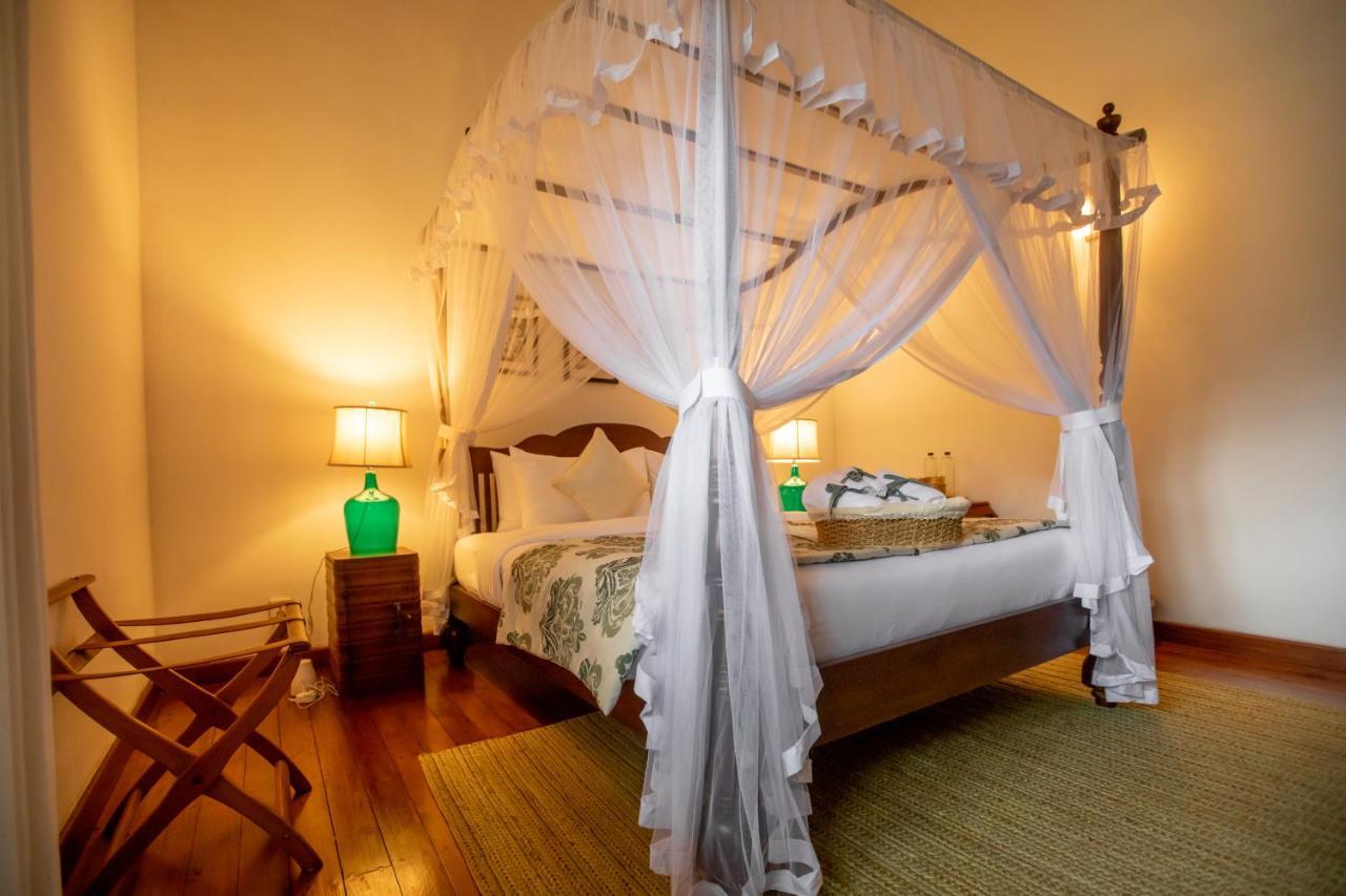 Hotel Manuel Manor à Labugolla Extérieur photo