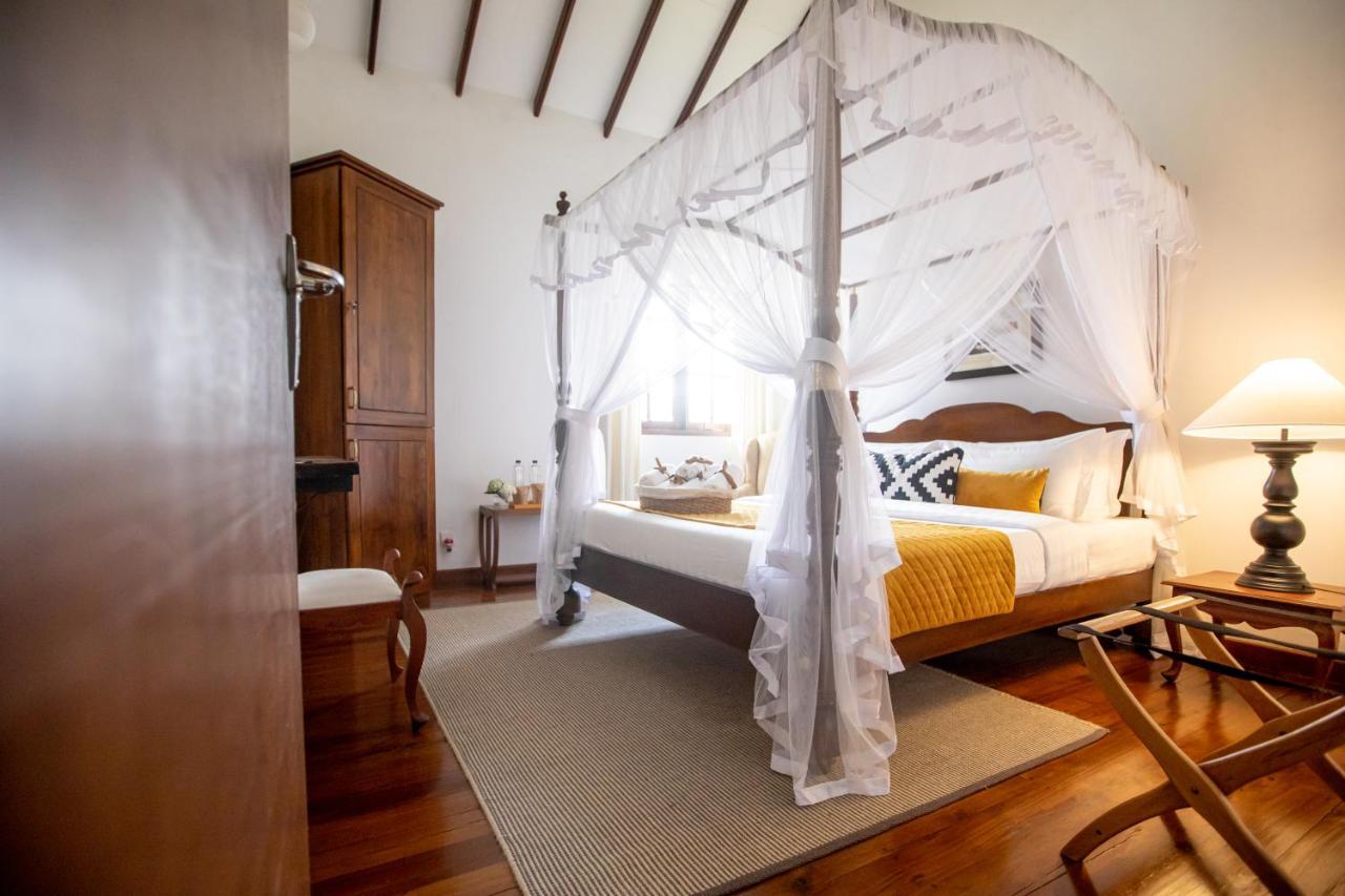 Hotel Manuel Manor à Labugolla Extérieur photo