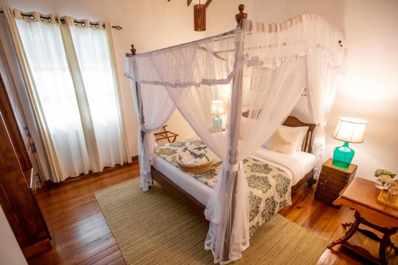 Hotel Manuel Manor à Labugolla Extérieur photo