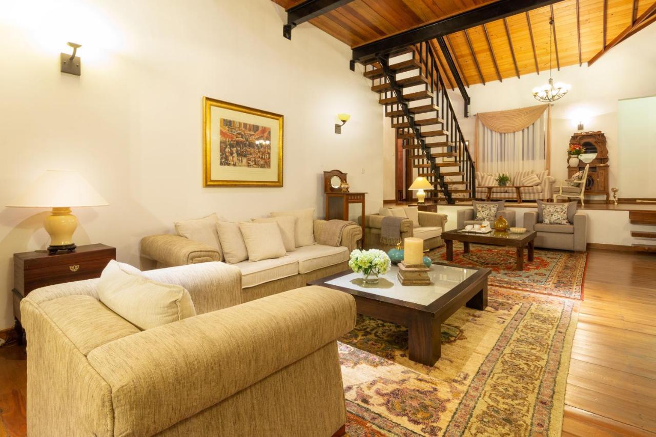 Hotel Manuel Manor à Labugolla Extérieur photo